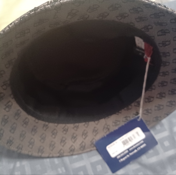 Hat - Picture 2 of 3